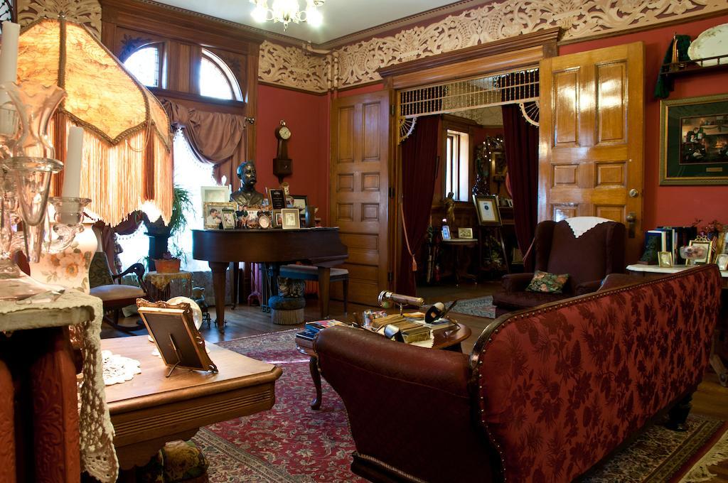 Castle Marne Bed & Breakfast เดนเวอร์ ภายนอก รูปภาพ
